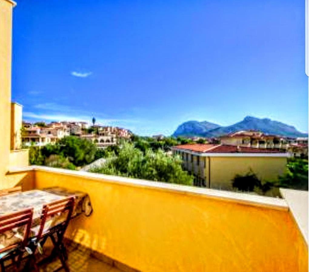 La Casa Di Chris Apartment Golfo Aranci Exterior photo